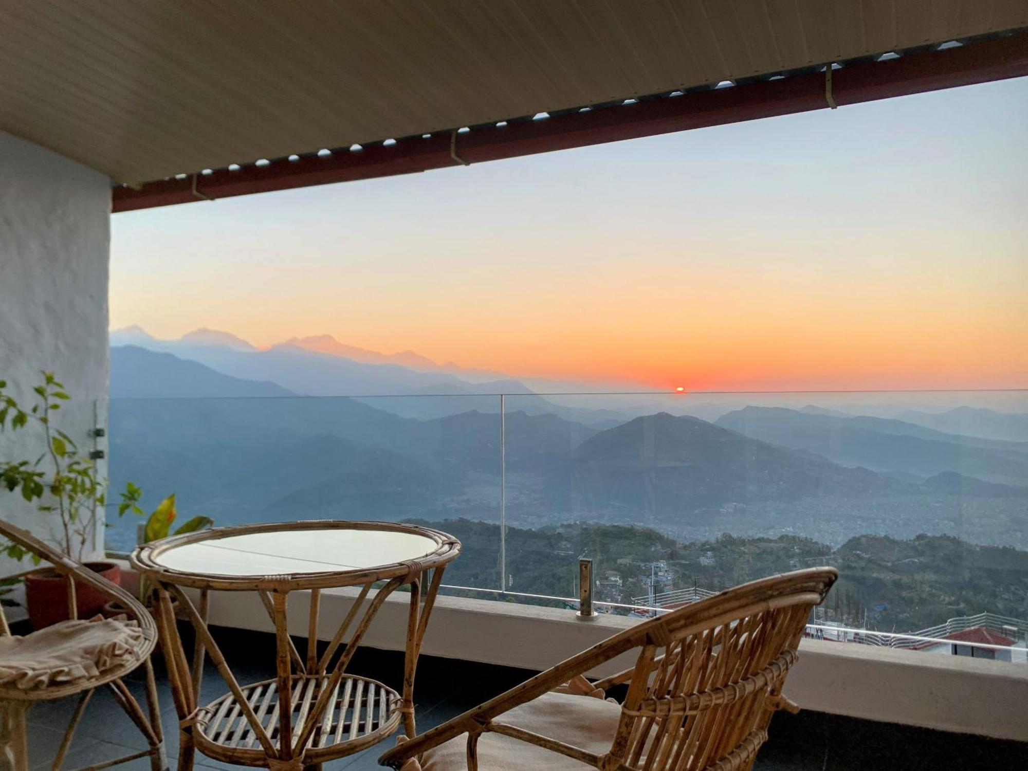 Superview Lodge, Best Himalayan Sunrise In Sarangkot Pokhara Eksteriør billede