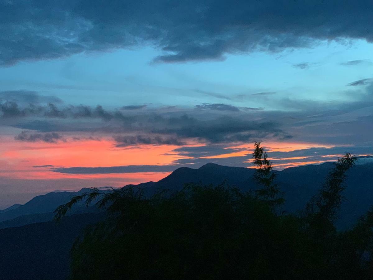Superview Lodge, Best Himalayan Sunrise In Sarangkot Pokhara Eksteriør billede
